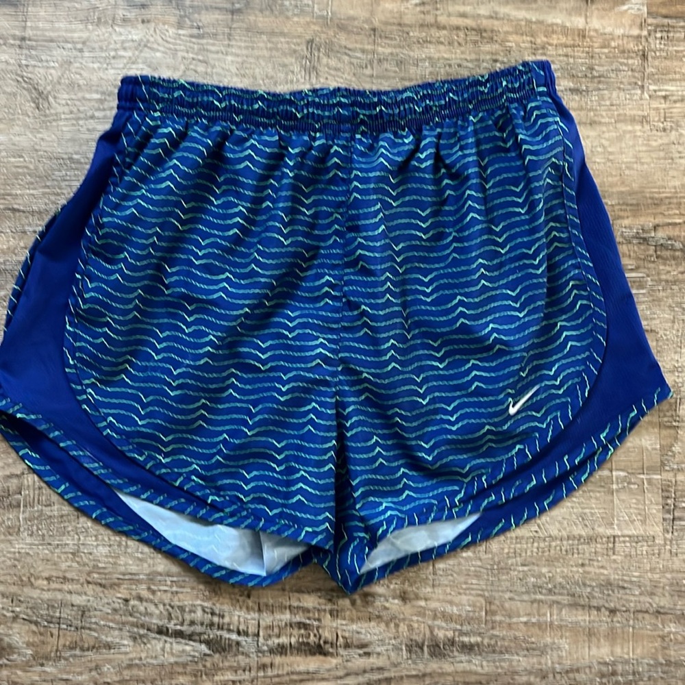 WOMEN’S NIKE DRI-FIT SHORTS